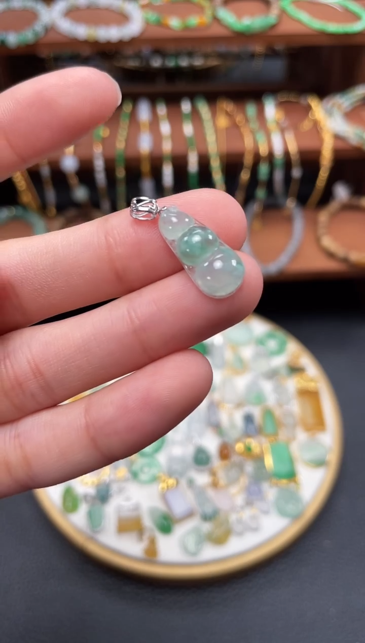 【闪购商品】翡翠吊坠(不含链)18K金镶嵌一个 JK619