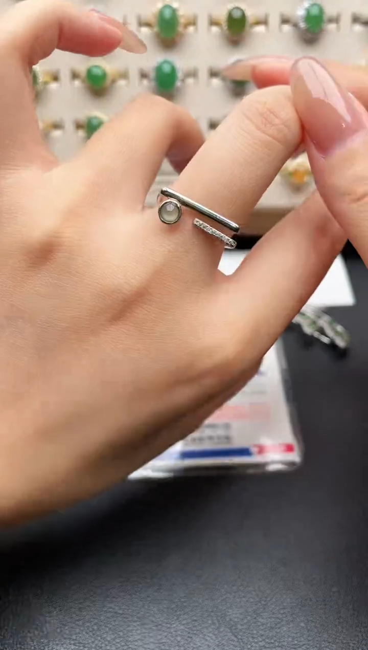 银S925镶嵌戒指翡翠一物一证一礼盒