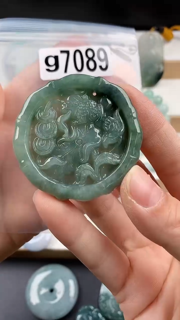 颈饰未镶嵌翡翠天然翡翠吊坠挂件