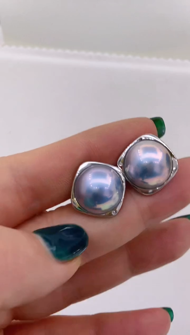 【闪购商品】拼合珍珠（马贝珠）耳饰铂Pt950镶嵌164