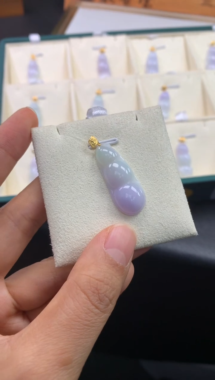 颈饰18K金镶嵌翡翠FA44 翡翠豆子 多样性发其一赠银链