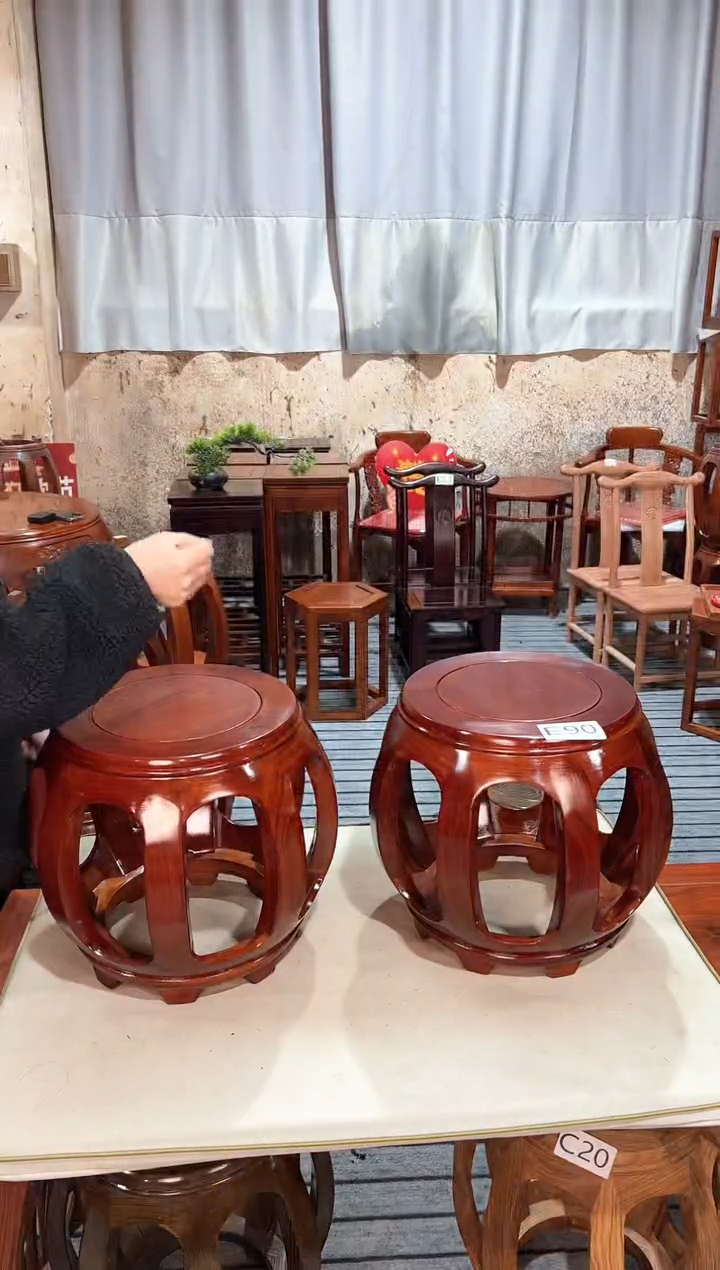 【闪购商品】花梨木类家具E90微瑕一对白宫木小号鼓凳