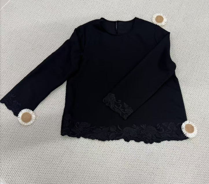 16726国风刺绣打底衫