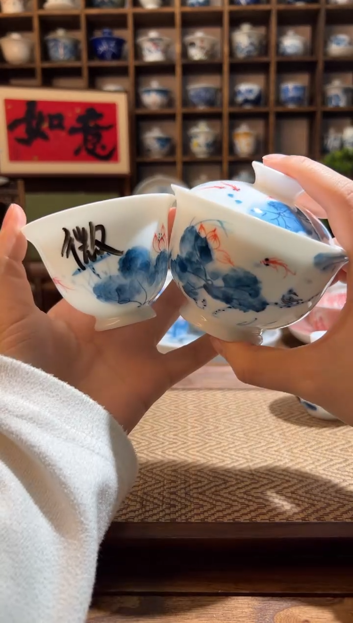 【闪购商品】手绘荷花锦鲤大盖碗+送（微瑕）一杯