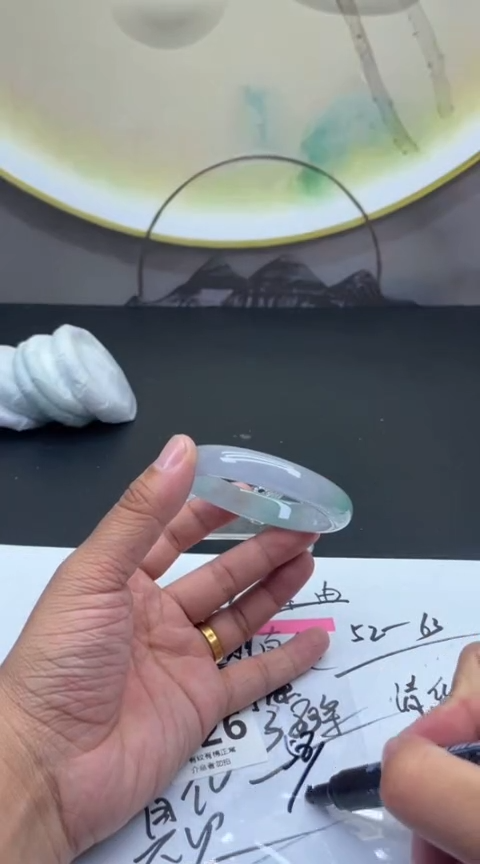 下单就是图片的手镯，放心冲！A126