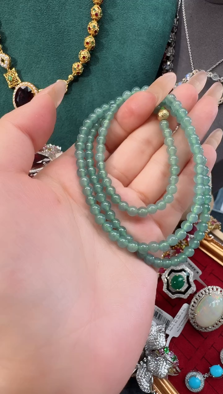 颈饰未镶嵌翡翠珠串