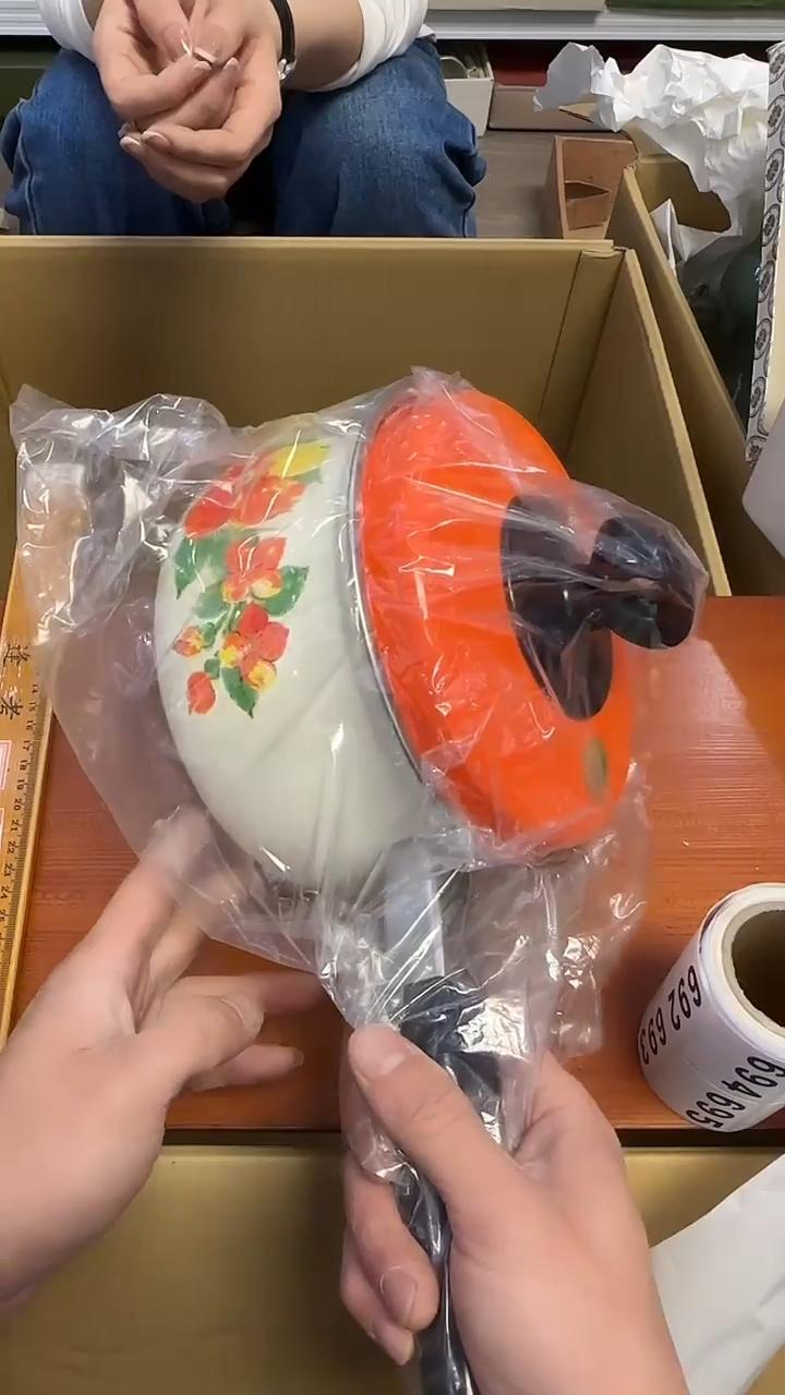 ?*子686日·产搪瓷小锅