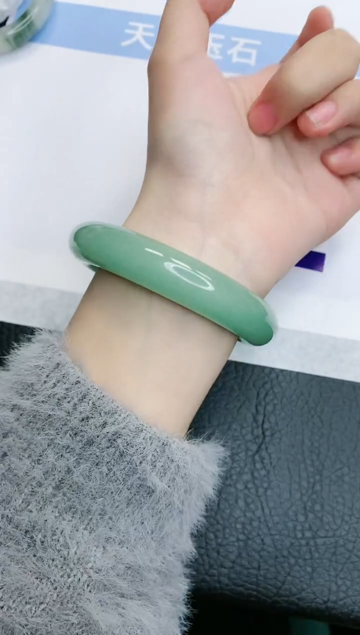 【闪购商品】石英质玉手镯未镶嵌D150-55+