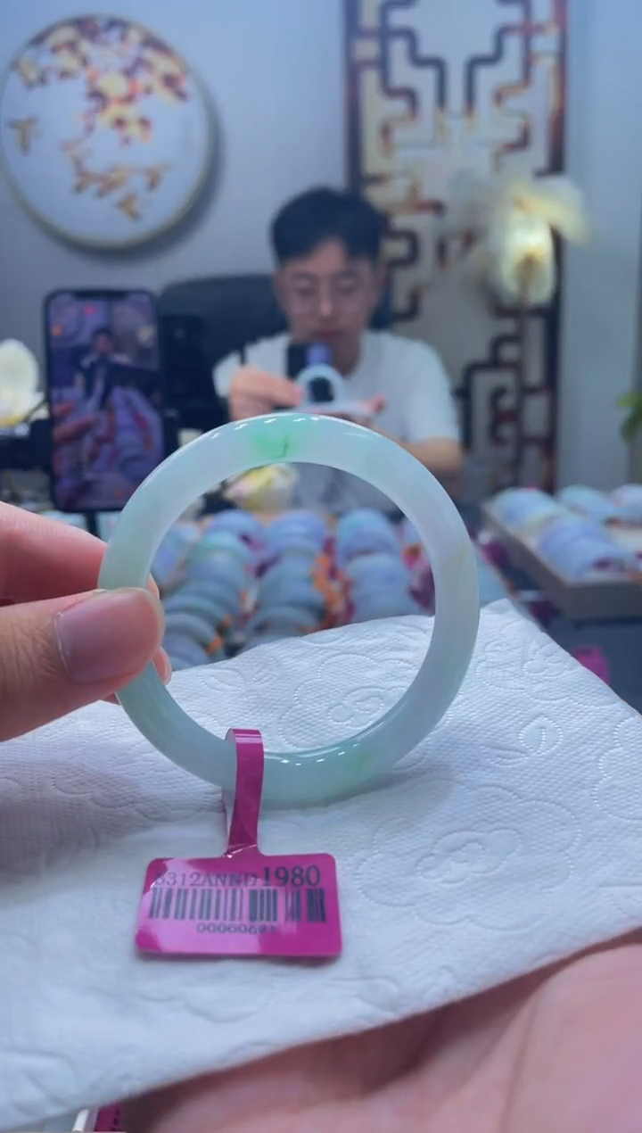 翡翠手镯未镶嵌209-53