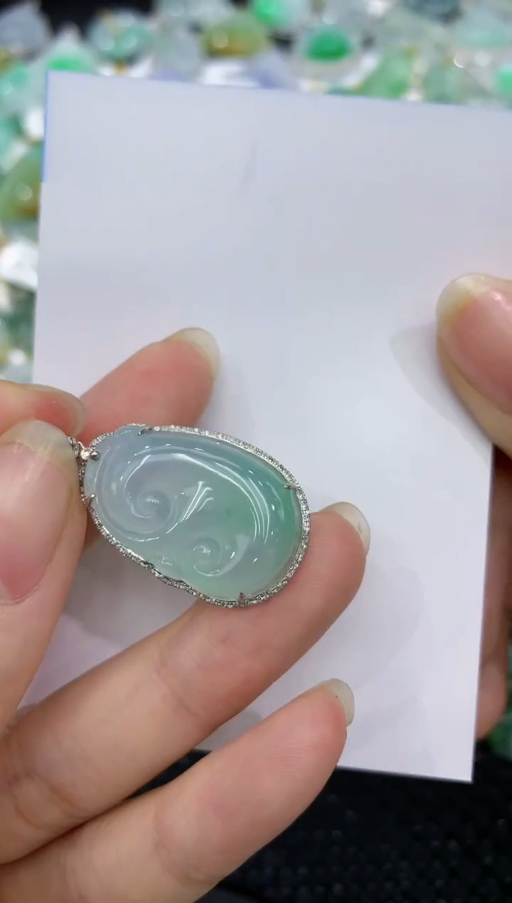 【闪购商品】翡翠颈饰18K金镶嵌8888888888