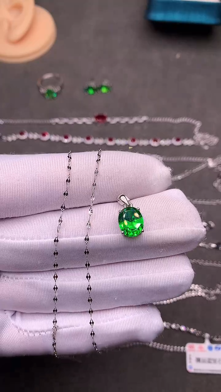 【闪购商品】石榴石（沙弗莱）颈饰银S925镶嵌....