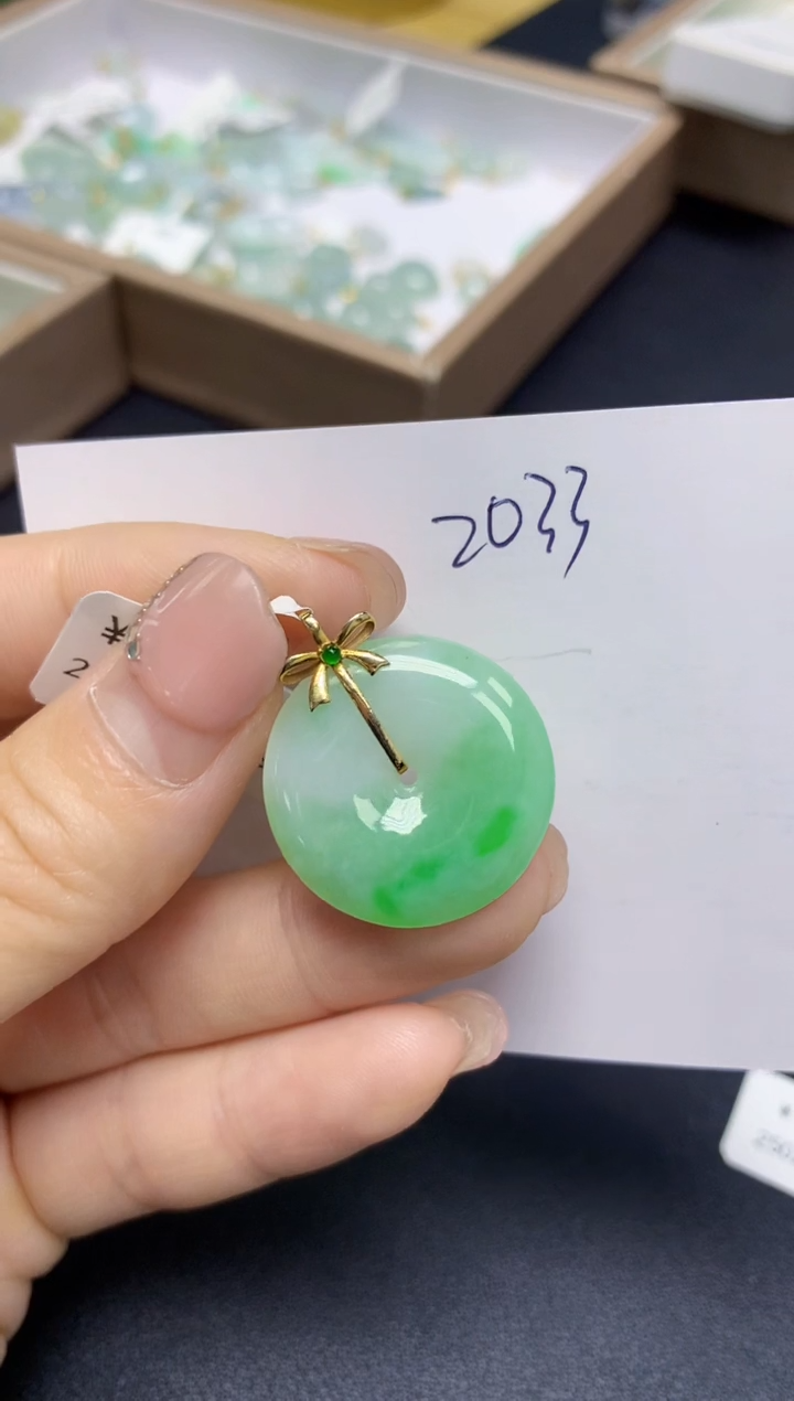 【闪购商品】翡翠挂件18K金镶嵌 天然翡翠A货