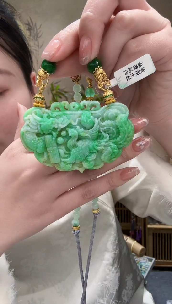 【闪购商品】翡翠颈饰未镶嵌吊坠