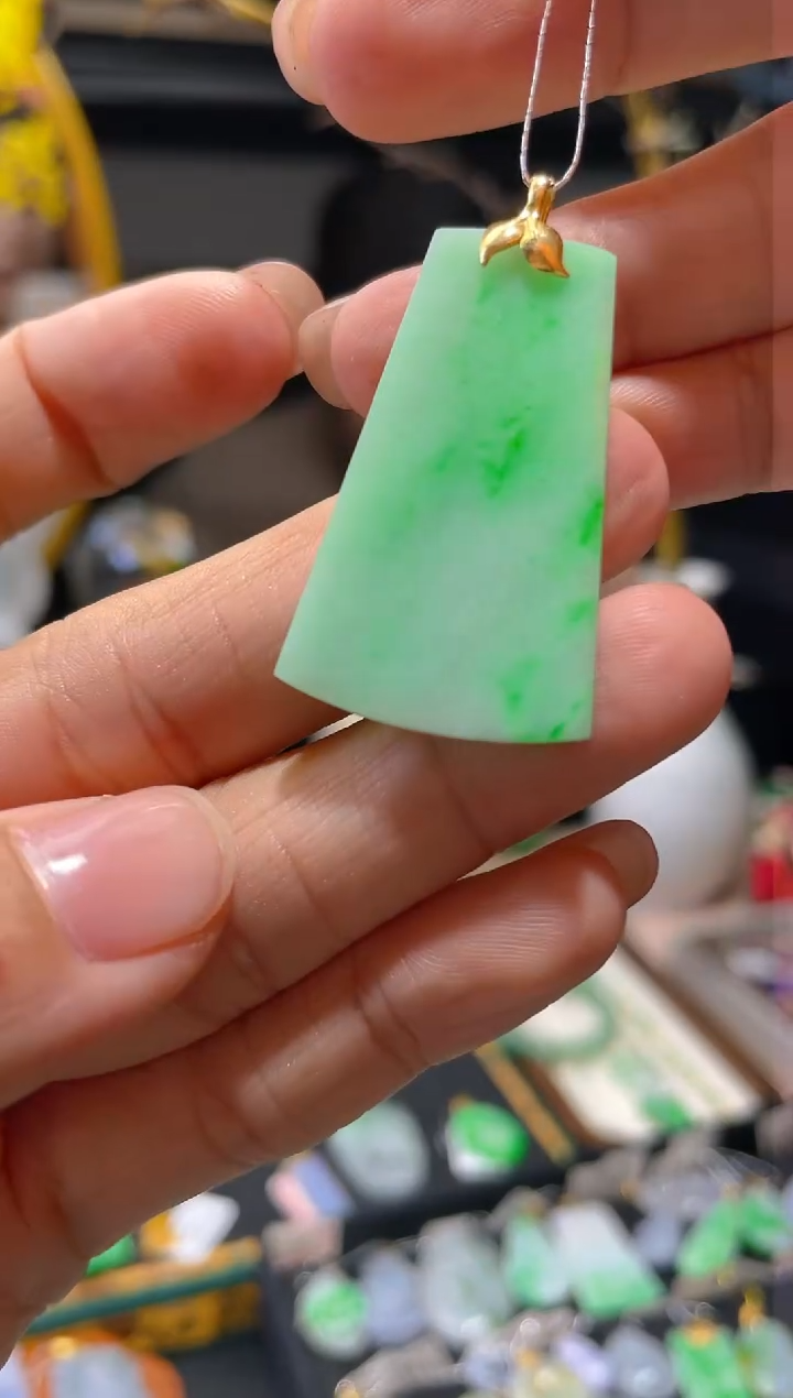 【闪购商品】翡翠颈饰18K金镶嵌假一赔三