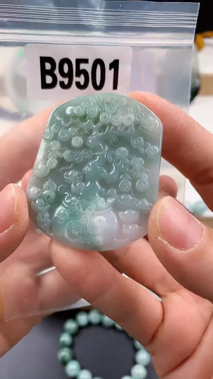 颈饰未镶嵌翡翠天然翡翠吊坠挂件
