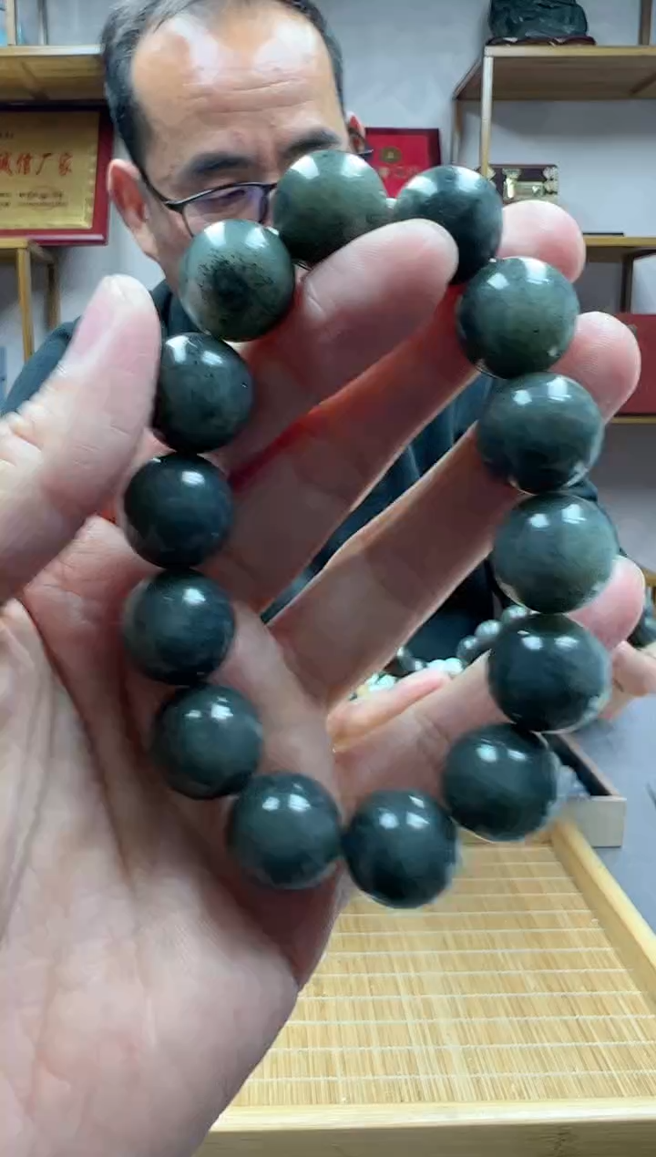 【闪购商品】和田玉手链未镶嵌16点墨青花