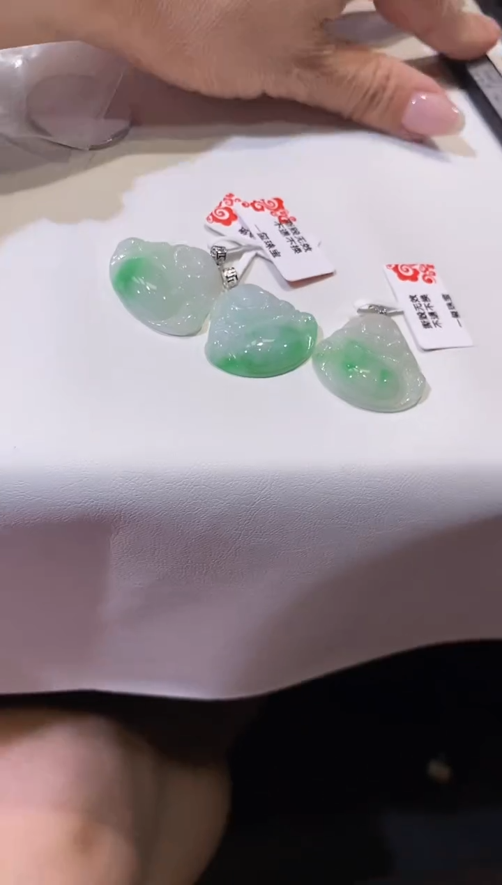 翡翠18K金镶嵌吊坠(不含链)佛公-多样性，发其一