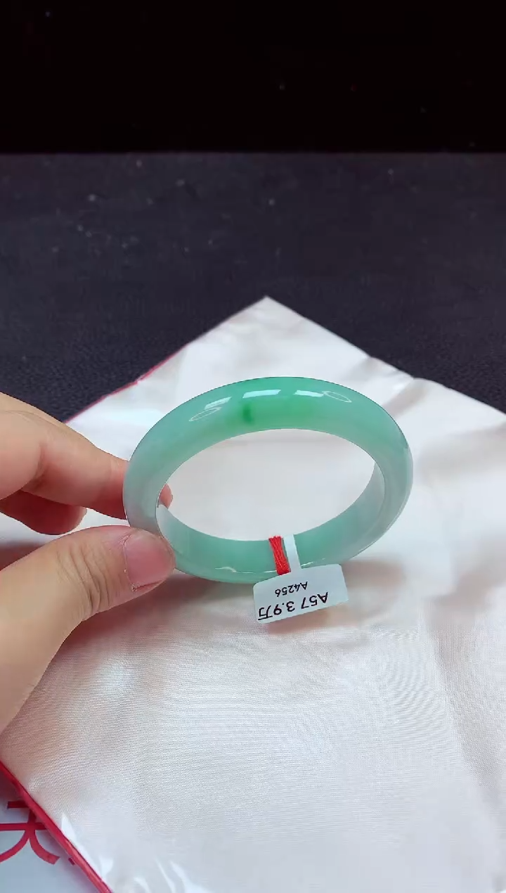 【闪购商品】翡翠手镯未镶嵌手镯57