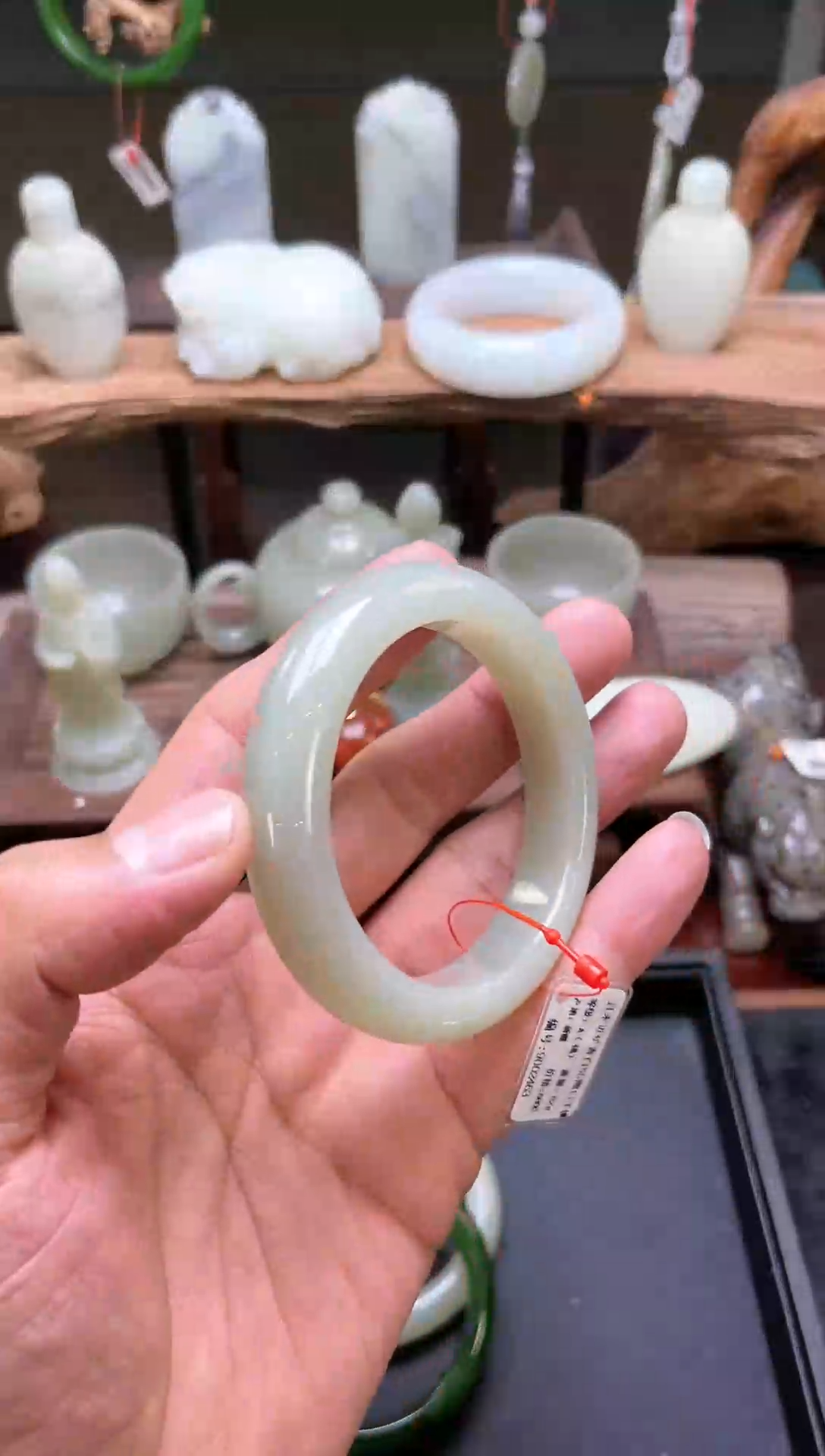 【闪购商品】和田玉手镯未镶嵌且末青白55圈9002463