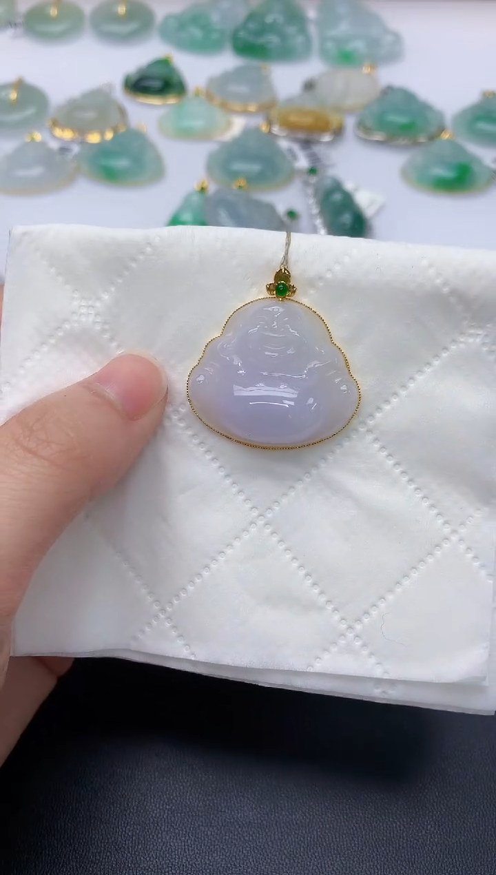 颈饰18K金镶嵌翡翠天然A货