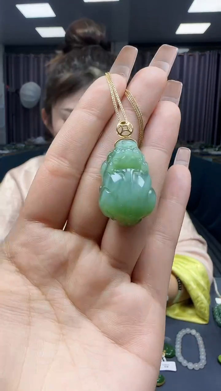 【闪购商品】和田玉挂件18K金镶嵌1