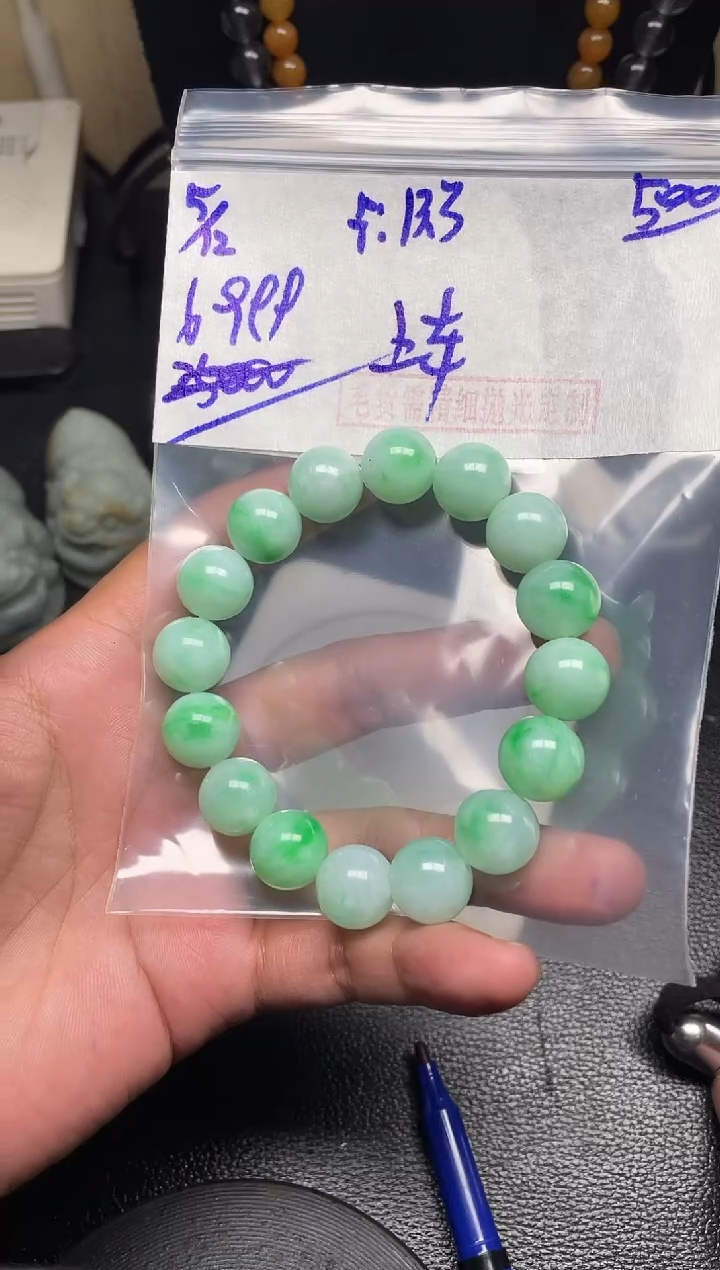 未镶嵌定制翡翠翡翠毛货抛光多样性发货拍一发一