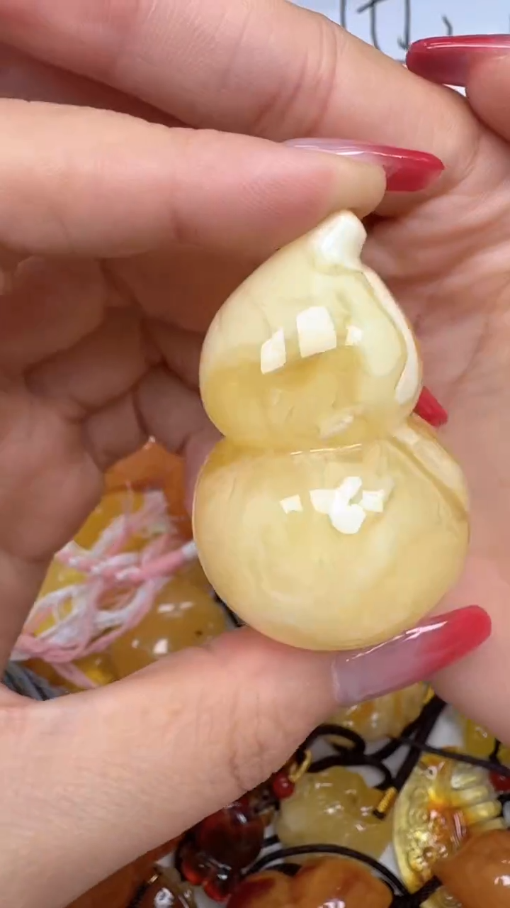 裸石琥珀未镶嵌如图