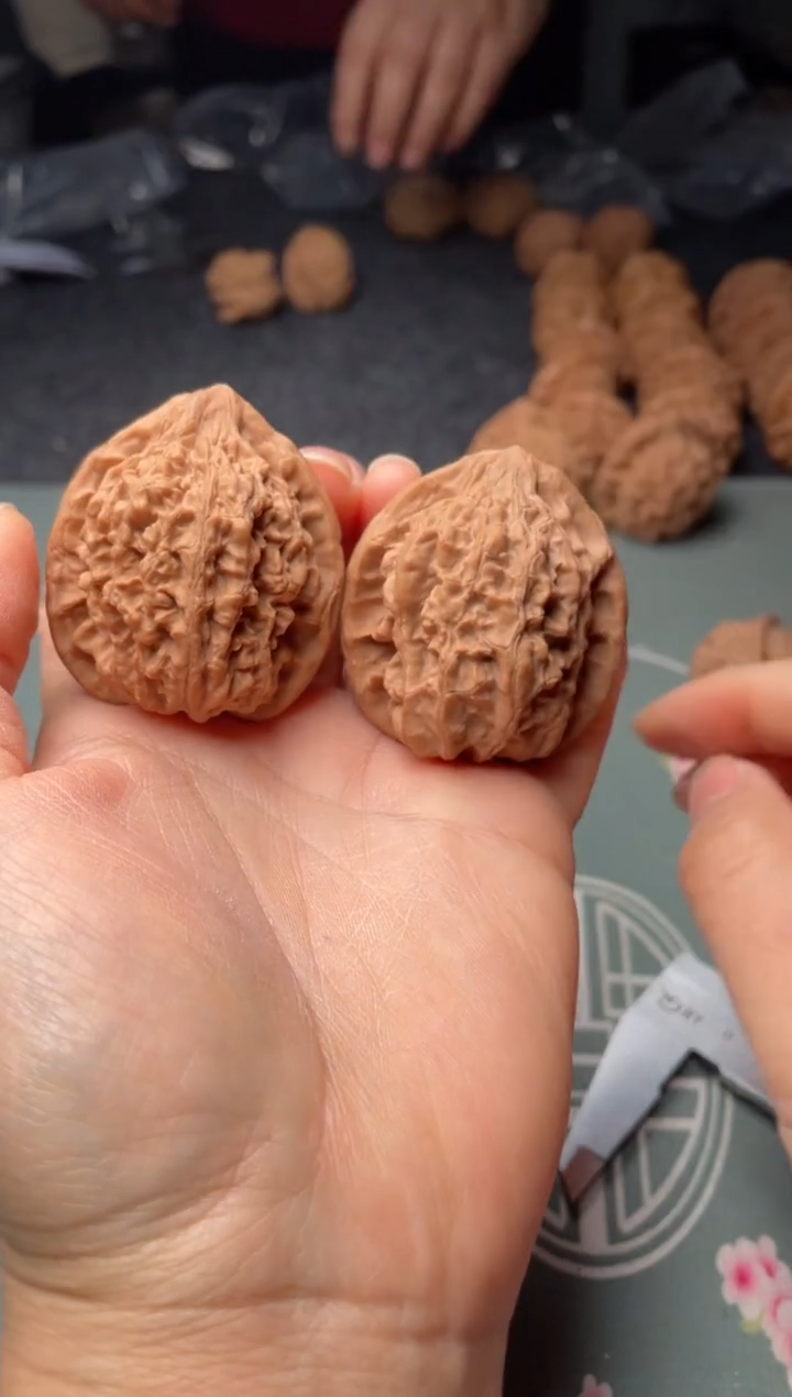 把件文玩核桃w59  牡丹 42尺