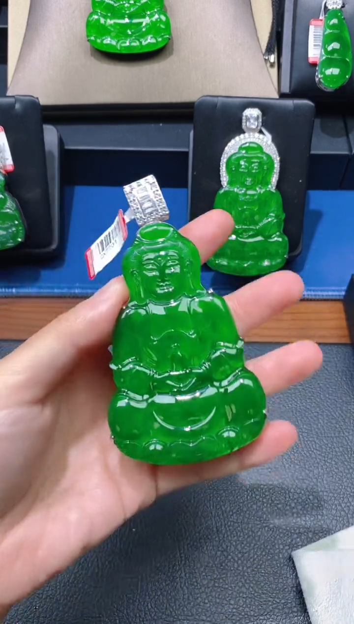 【闪购商品】翡翠颈饰未镶嵌天然F03