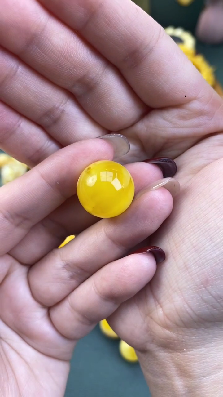 【闪购商品】琥珀裸石未镶嵌月.63/卡17.7微瑕