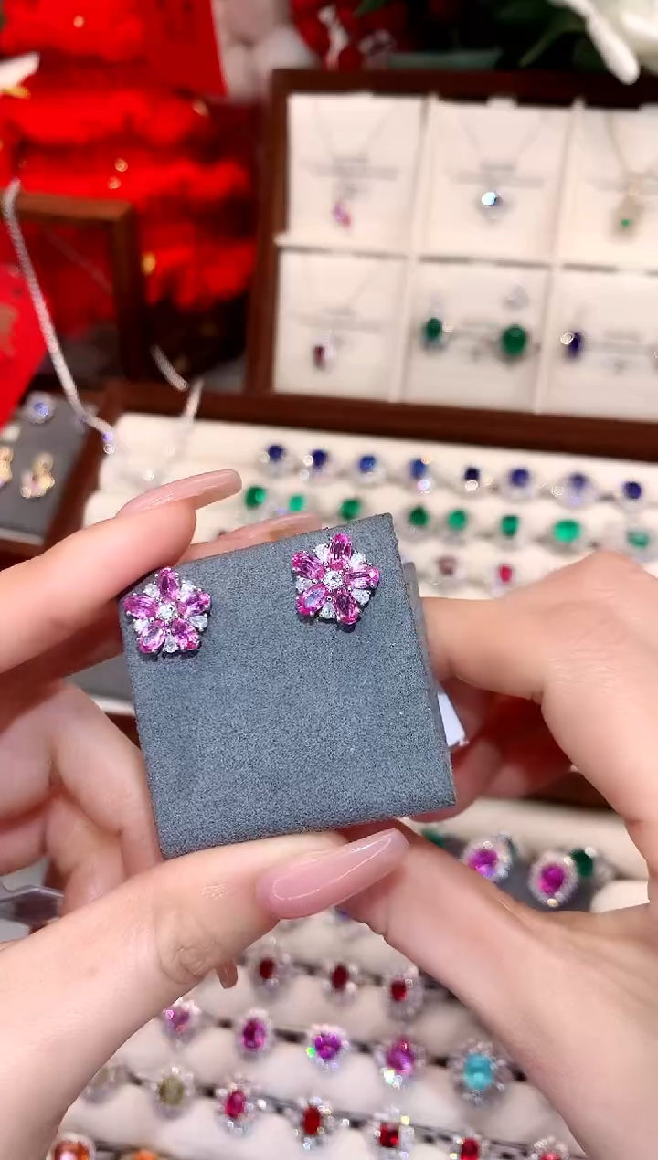 【闪购商品】彩色蓝宝石耳饰18K金镶嵌2.38ct/天然宝石/七天无理由