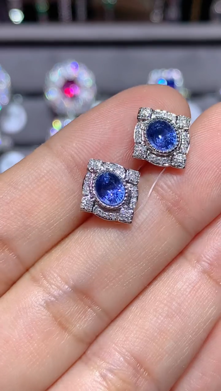 【闪购商品】蓝宝石耳钉18K金镶嵌1.45CT