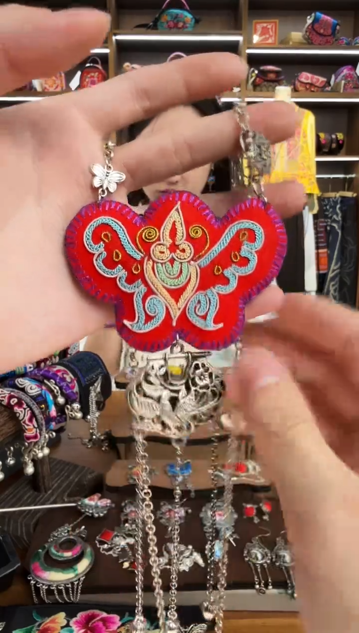 【闪购商品】织绣33蒙阿苏苗绣传承