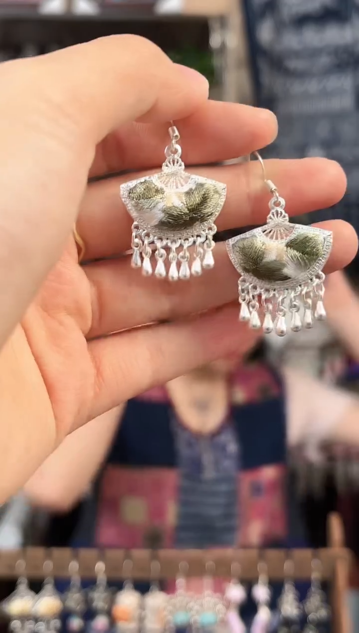 织绣民族风非遗老绣饰品402*