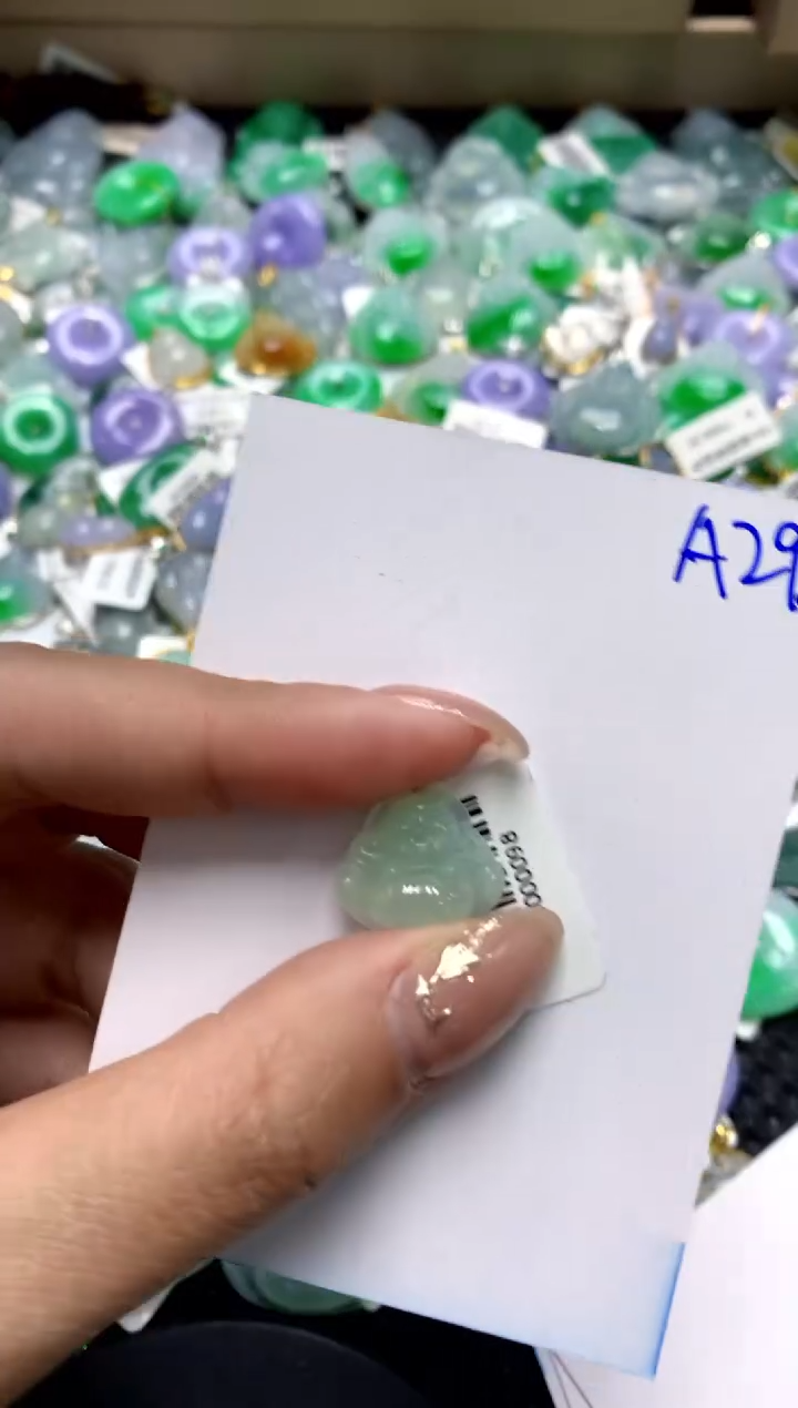 【闪购商品】翡翠颈饰18K金镶嵌1111111111111111