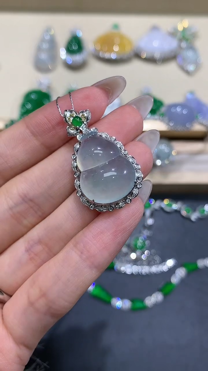 【闪购商品】翡翠吊坠(不含链)18K金镶嵌17团购