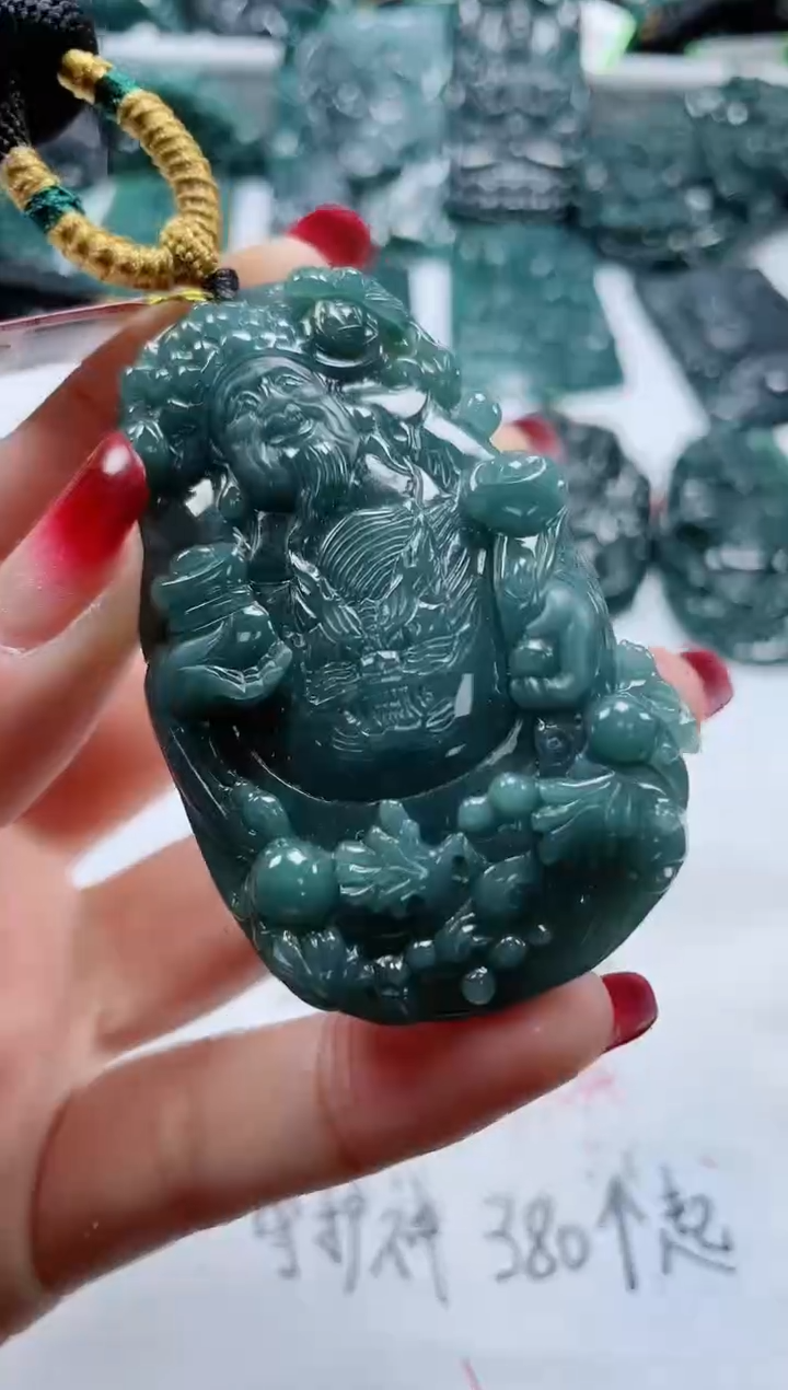 【闪购商品】翡翠颈饰未镶嵌            
