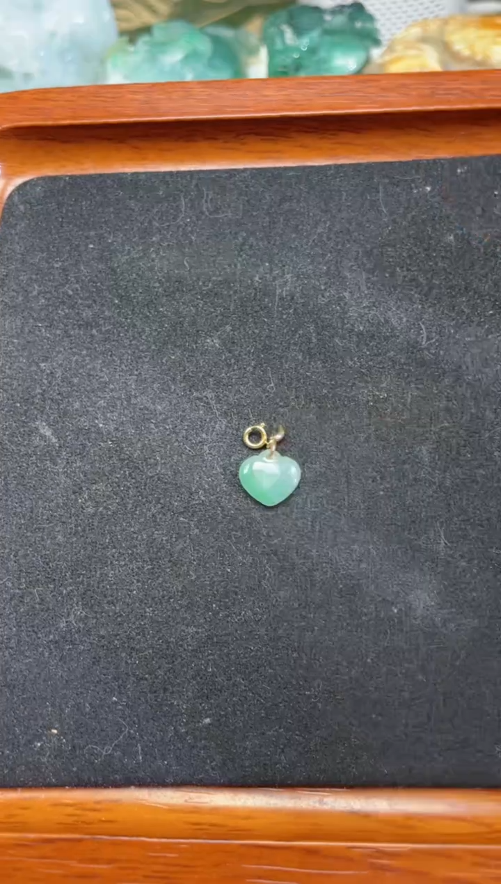 【闪购商品】翡翠颈饰18K金镶嵌心心