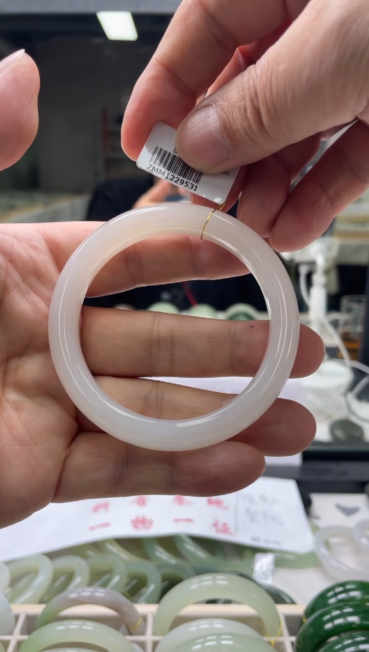 【闪购商品】和田玉手镯未镶嵌57-58圈口9531