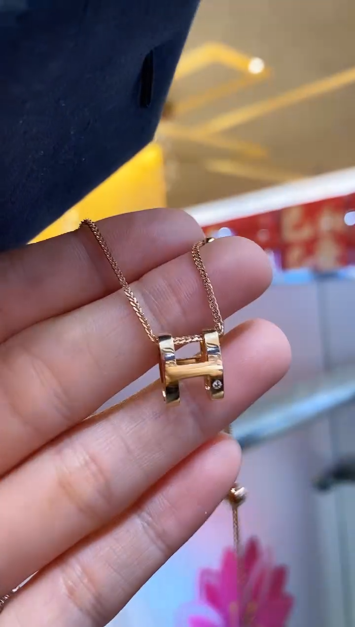 【闪购商品】钻石吊坠(不含链)18K金镶嵌双面H吊坠