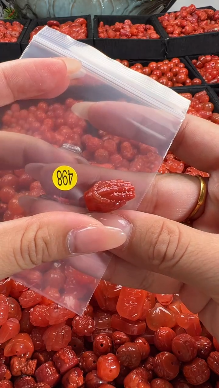 颈饰未镶嵌南红玛瑙1