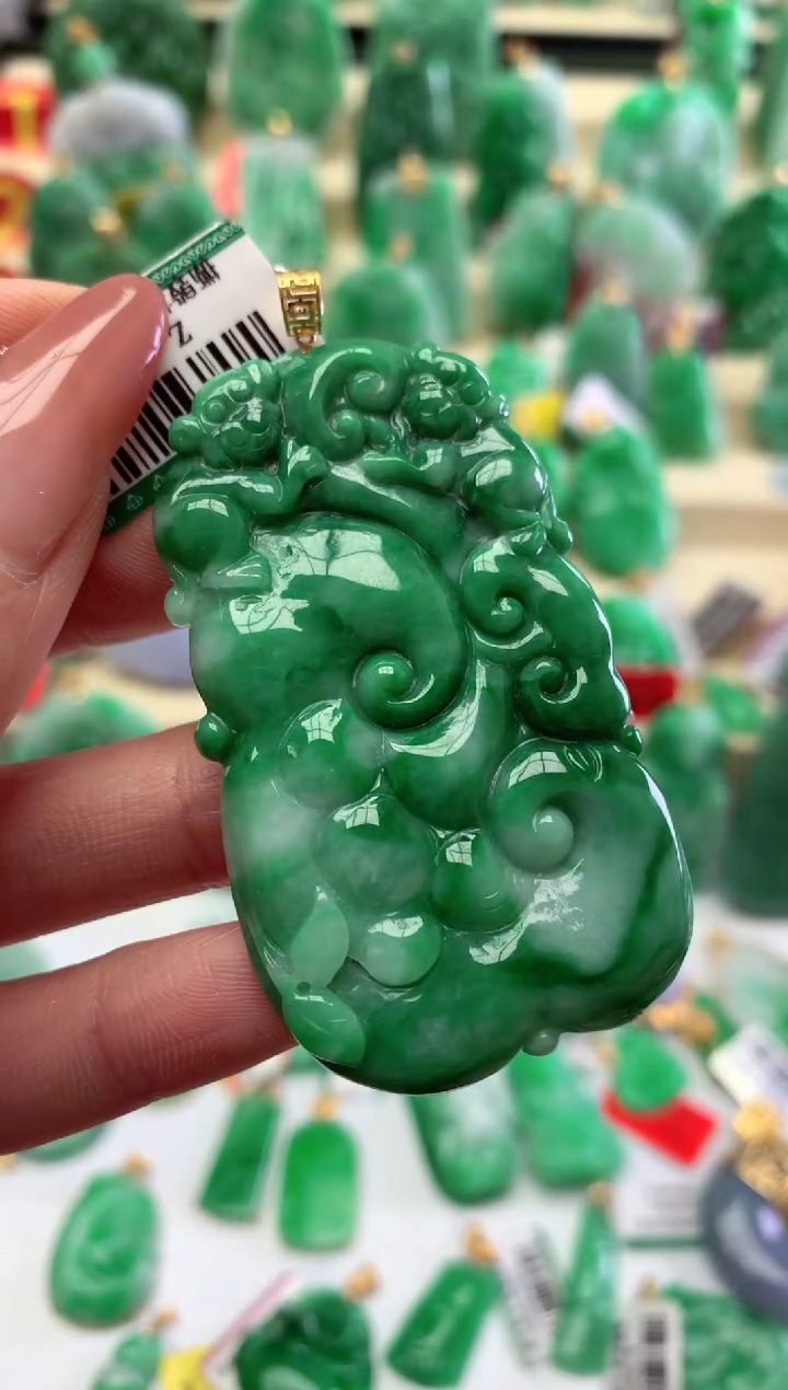 【闪购商品】翡翠颈饰18K金镶嵌挂件