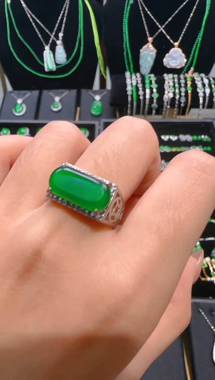 颈饰银S925镶嵌翡翠马鞍戒指