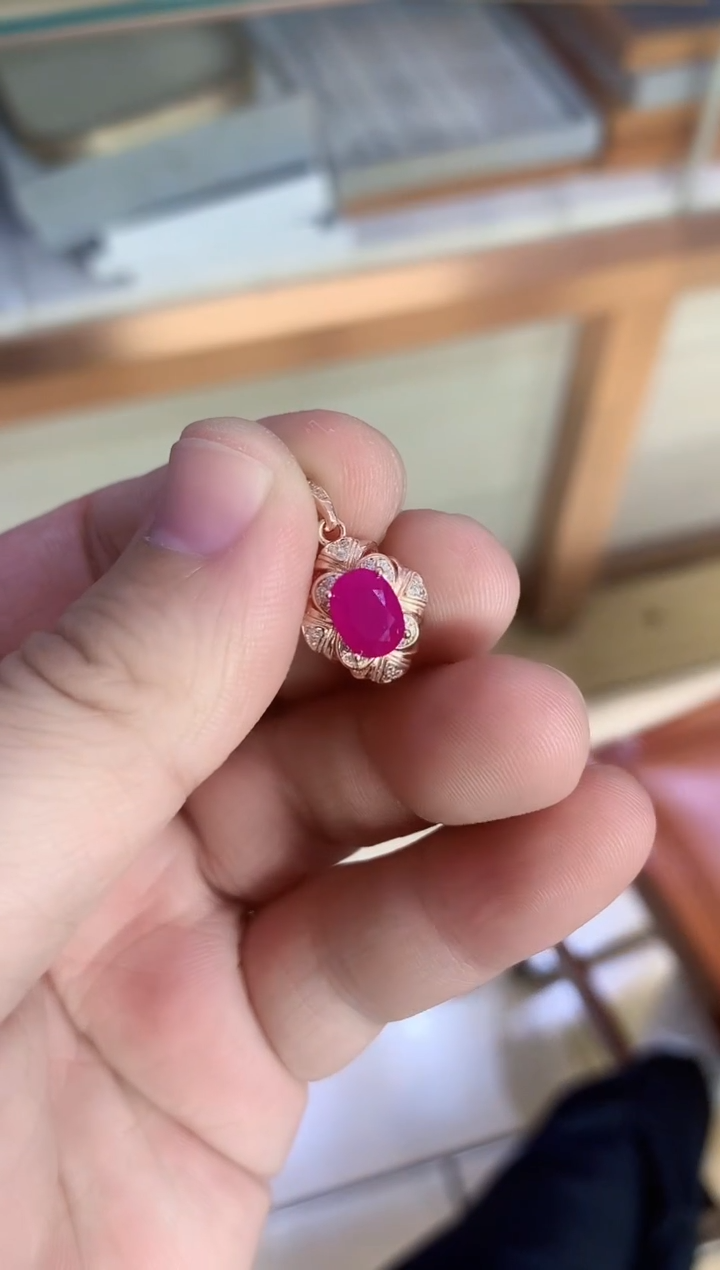 【闪购商品】红宝石颈饰银S925镶嵌........