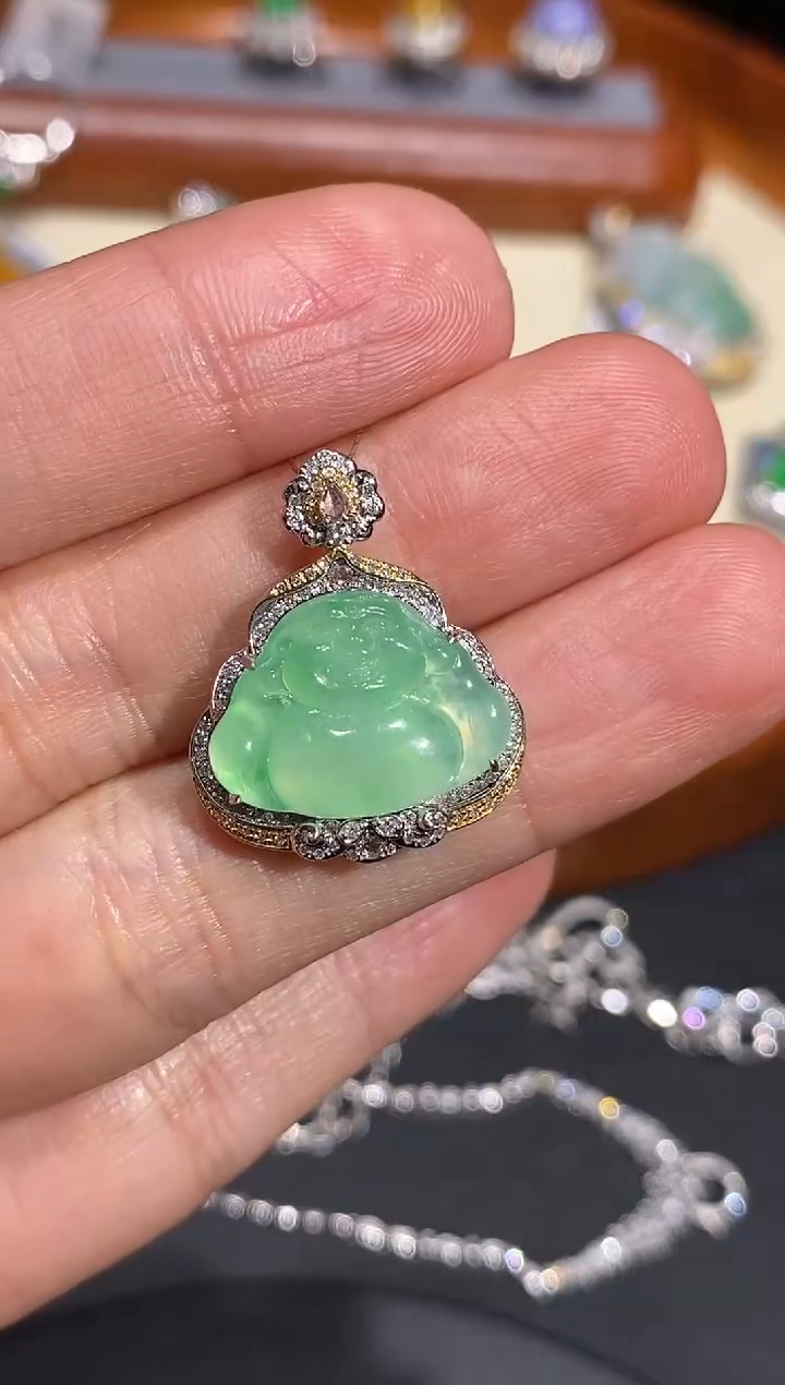 【闪购商品】翡翠颈饰18K金镶嵌吊坠