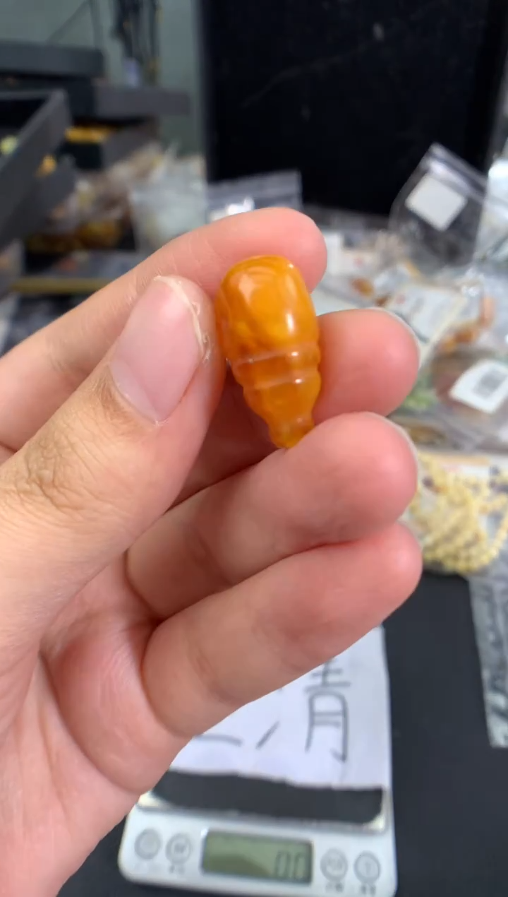 蜜蜡未镶嵌珠宝奇石1