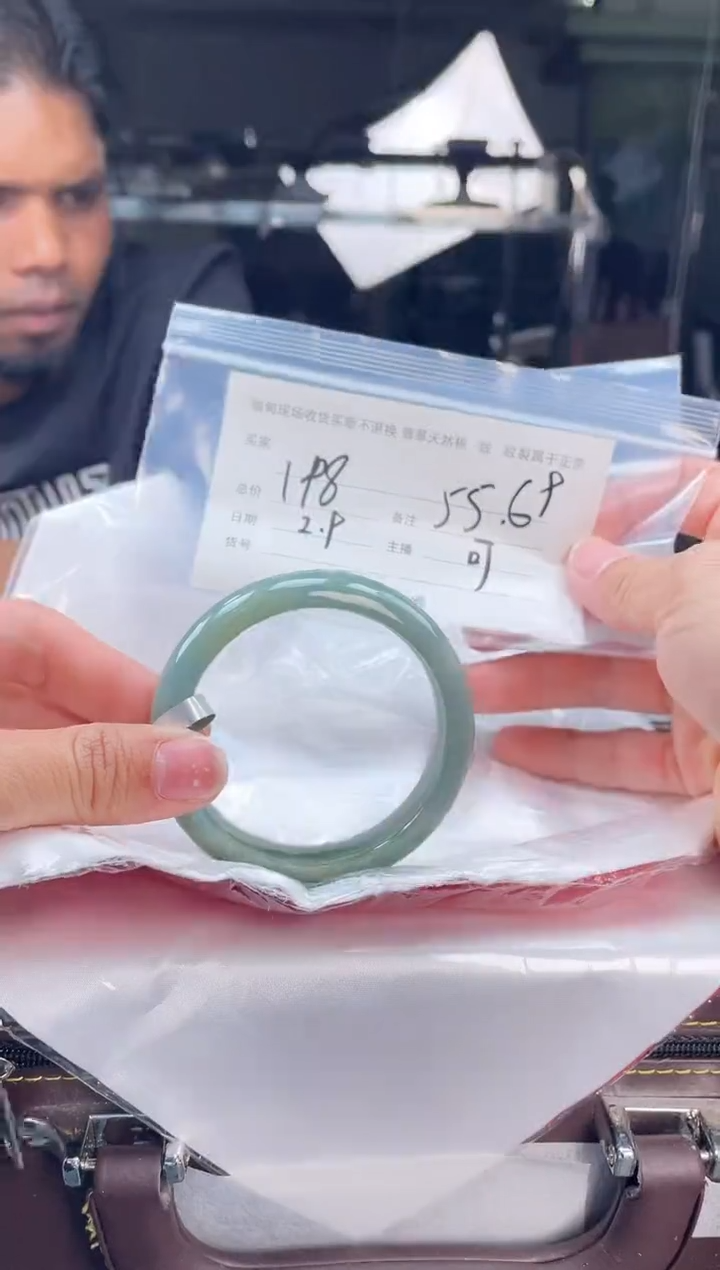 【闪购商品】定制翡翠手镯未镶嵌毛货手镯需精细抛光/55.6