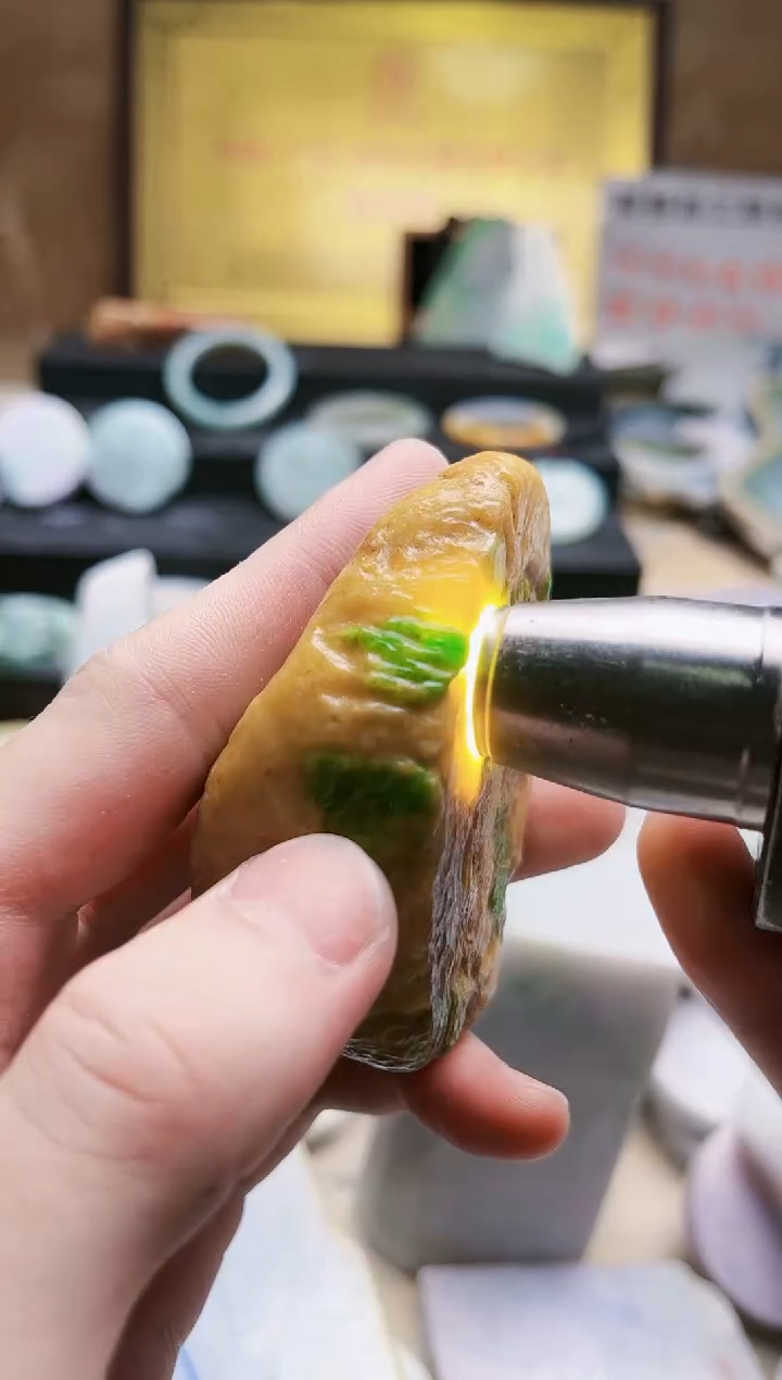 翡翠未镶嵌颈饰A货吴平444