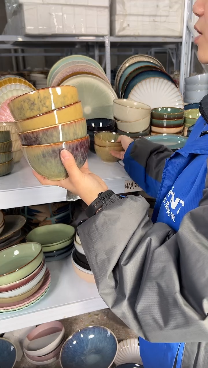 陶瓷外贸尾货瑕疵满20包邮X4米饭碗深浅搭配