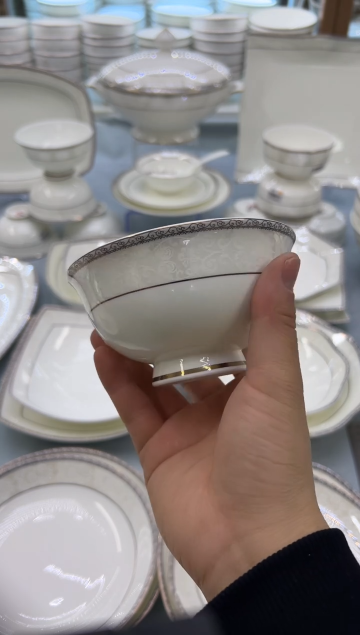 骨瓷玲珑4.5高4个  